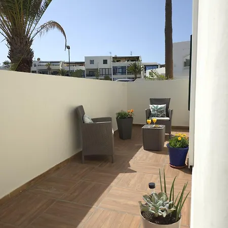 Aqua Sol - Playa Roca - Sea Front Access - Free Ac - Wifi Costa Teguise