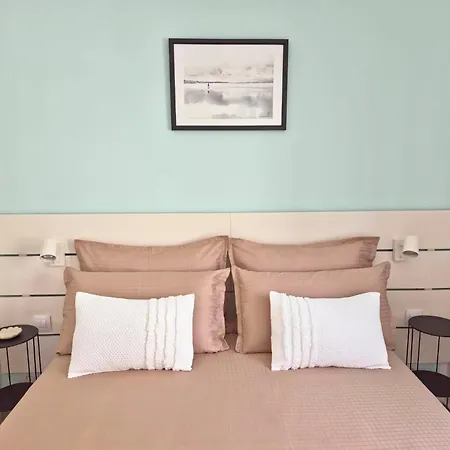 Aqua Sol - Playa Roca - Sea Front Access - Free Ac - Wifi 아파트 코스타 테기세
