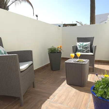 아파트 Aqua Sol - Playa Roca - Sea Front Access - Free Ac - Wifi