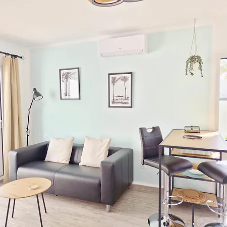 Aqua Sol - Playa Roca - Sea Front Access - Free Ac - Wifi 아파트 코스타 테기세