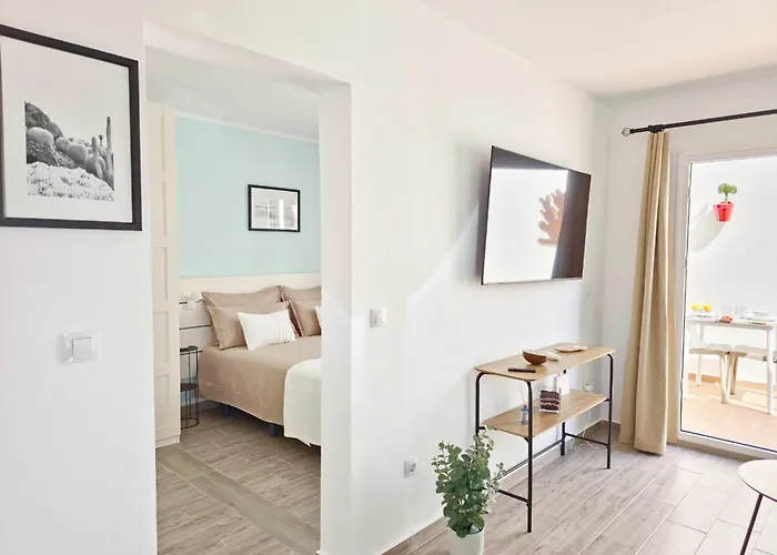 Aqua Sol - Playa Roca - Sea Front Access - Free Ac - Wifi Costa Teguise