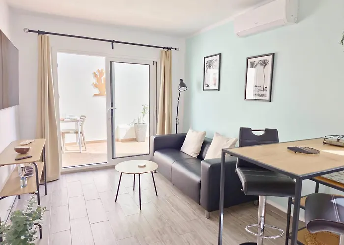 Apartman Aqua Sol - Playa Roca - Sea Front Access - Free Ac - Wifi