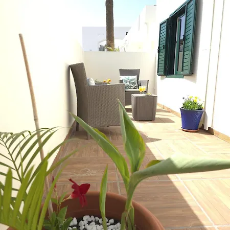 Aqua Sol - Playa Roca - Sea Front Access - Free Ac - Wifi Apartamento Costa Teguise