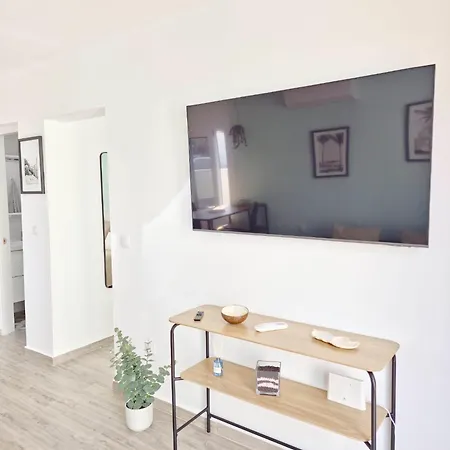 Aqua Sol - Playa Roca - Sea Front Access - Free Ac - Wifi Apartment