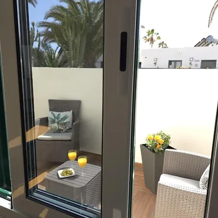 Aqua Sol - Playa Roca - Sea Front Access - Free Ac - Wifi Apartment