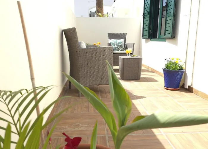 Aqua Sol - Playa Roca - Sea Front Access - Free Ac - Wifi Apartment Costa Teguise