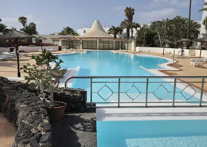 Aqua Sol - Playa Roca - Sea Front Access - Free Ac - Wifi Costa Teguise